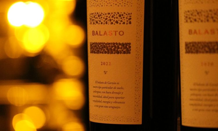 Lanzamiento de Balasto 2022 en Estados Unidos: un nuevo hito en la alianza entre Bodega Garzón y Winebow. Lanzamiento de Balasto 2022 en Estados Unidos: un nuevo hito en la alianza entre Bodega Garzón y Winebow.